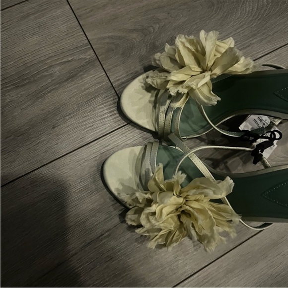 SOLD- Cream and Green Heels with Delicate Straps and Sparkling Embellishments - Picture 3 of 5